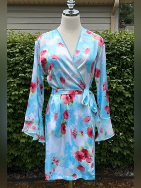 Y2K Jones New York Floral Satin Flutter Sleeve Robe Glam S Feminine Romantic